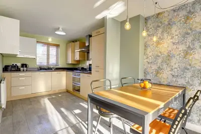 Image de 30% Off 28+ nights stays - Eagle House Spacious 4 bedroom semi