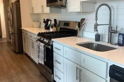 Image de Beautiful 4 Bedroom / 2 Bath Apartment in Downtown