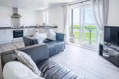 Image de Beach View - 2 Bedroom Apartment - Llanelli