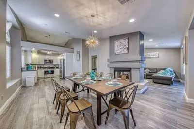 Image de Newly Remodeled Home - 10 mins to Vegas Strip!