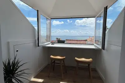 Image de Sunny flat above the city's roof with river view