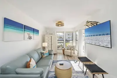 Image de Emerald Gem *Heated Pool & Private Beach Access*