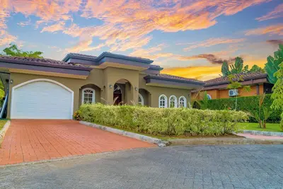 Image de Spacious 3 Bedroom House in Costa del Sol