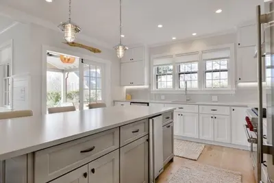 Image de New Home Close to Town/Beaches Sleeps 14\n