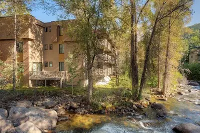 Image de 2 Bedroom backing to Roaring Fork River