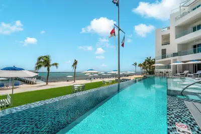 Image de Luxury 3 Bdrm Suite at Rum Point