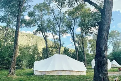 Image de 4 Person Glamping Tent @ Field Trip Nm