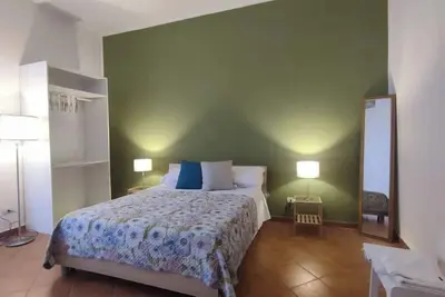 Image de Sampolo 70 Giovi 1 km from the port 100 mt Giachery station.