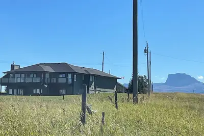 Image de MountainView luxury Waterton stargazing escape!