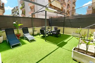 Image de (San Giovanni) Roomy apartment w Terrace Deluxe Relax Wi-Fi & A/C 3km Colosseum