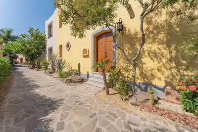 Image de Wonderful 2bedrooms Home, Golf course view