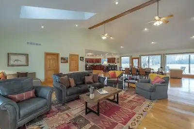 Image de Private Residence on 37 Acres, 9 minutes to Keeneland.