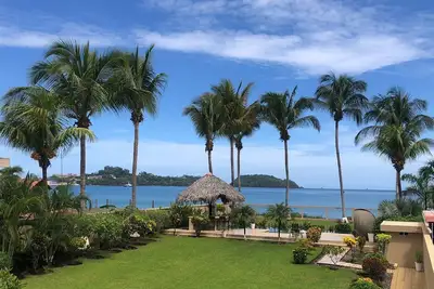 Image de Villa Elysian Beachfront Luna Studio Sleeps 4