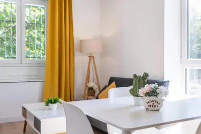 Image de Apartment in a restored mansion in Granada.