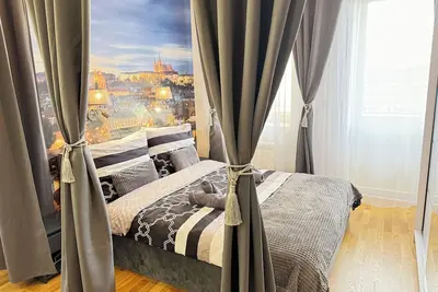 Image de New modern - style apartment with balcony near Charles Square