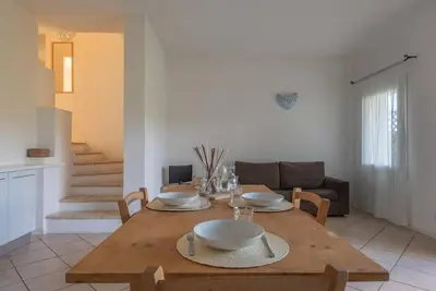 Image de Résidence élégante Ea Bianca 2 chambres pouvant accueillir 6 personnes plus un lit supplémentaire disponible n° 0715