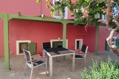 Image de Quiet Apartment in Marathonas - 5 min From the Beach!