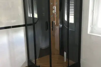 Image de Petite maison 🏠 dans la campagne 🌿avec jaccuzi