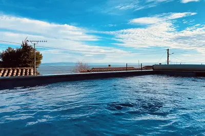 Image de Vue panoramique sur l’Anse du Ranquet et plage à pied!