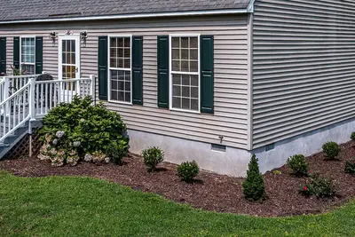 Image de Walkable Shops and Dining. . Family size & Dog Friendly