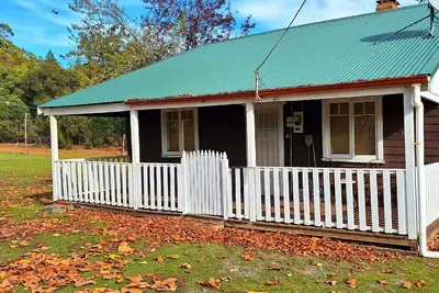 Image de The May Queen - Footsteps in the Forest - est 1939