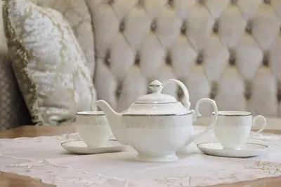 Image de Deluxe Room with Bathtub\n{New Open, New Bed & Furniture}