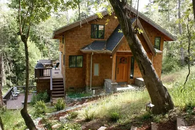 Image de Forest Getaway Cozy, Inviting Cabin w Deck