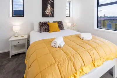 Image de Trendy 3 Bedroom 2 bath Residence, Central City