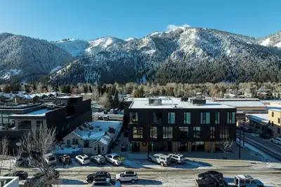 Image de Brand New  Downtown Ketchum-1 level Luxury Condo - Prime Location  3 Br + 3Bath