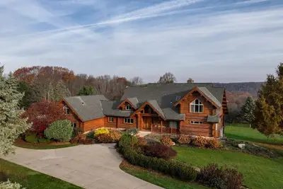 Image de Luxury Timber Lodge w/Hot Tub-Sleeps 20