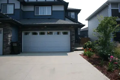 Image de Entire Large|3BHome|King Bed| with A/C |Mins to Wem