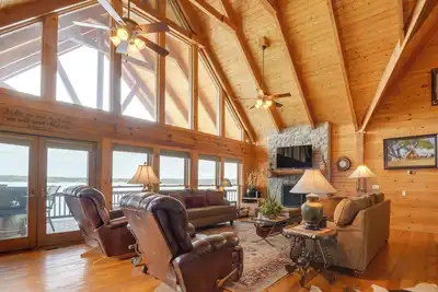 Image de Decks & Epic Views: Lakefront Langley Retreat!