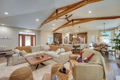 Image de Dock & Yard Games: Lakefront Michigan Getaway!