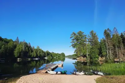 Image de Private Winter Lakefront Cottage - Relax & Unwind