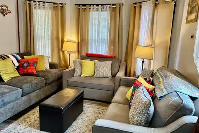 Image de Cozy First Floor Apartment. Located in a quiet neighborhood.