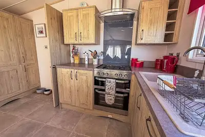 Image de Lovely caravan with seaviews, Wi-Fi and decking near Pakefield beach ref 68040cr