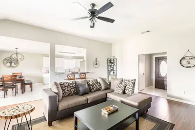 Image de Family Home| Large Patio| Game Room| At&T Stadium