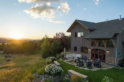 Image de Huge Views + Lux Finishes Outside Aspen