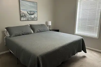 Image de Great house in quiet neighborhood near many attractions! Minutes to New Orleans.