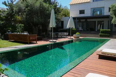 Image de Luxurious Coastal Villa with Pool Near the Beach