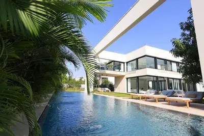 Image de Breathtaking Villa w Pool & Sauna Near the Beach