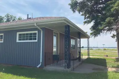 Image de Cozy Beach Cottage. Great lake views. Lake access! Sleeps 6 efficiently.