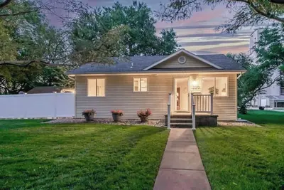 Image de Cottage Corner - Experience small-town hospitality at its best!