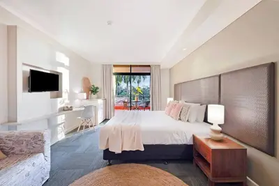 Image de Two of a Kind Waterfront Resort living w Balcony