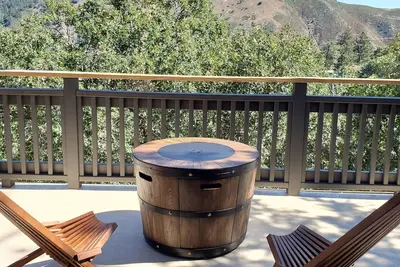 Image de Dark Sky Den: 180 Panoramic Views / Contemporary Organic Cabin / Fire Pit
