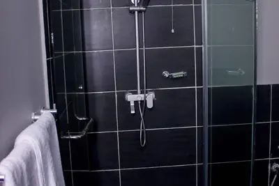 Image de Tastefully furnished home in quiet, secure and accessible community in Bodija A2