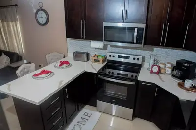Montego Bay Island Home- Near Beach, Shopping, Entertainment\n