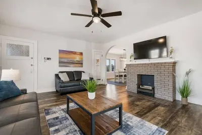 Image de Large 2 Bed Apartment in The Heart of Canton