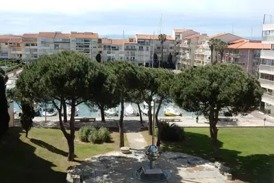 Image de Studio-cabine rénové avec parking sécurisé, proche plage