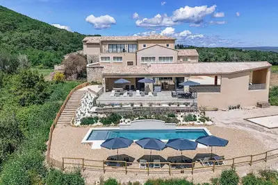 Image de * Mas de Toulair - Luxe absolu, piscine chauffée, jacuzzi, 6 suites. . . *